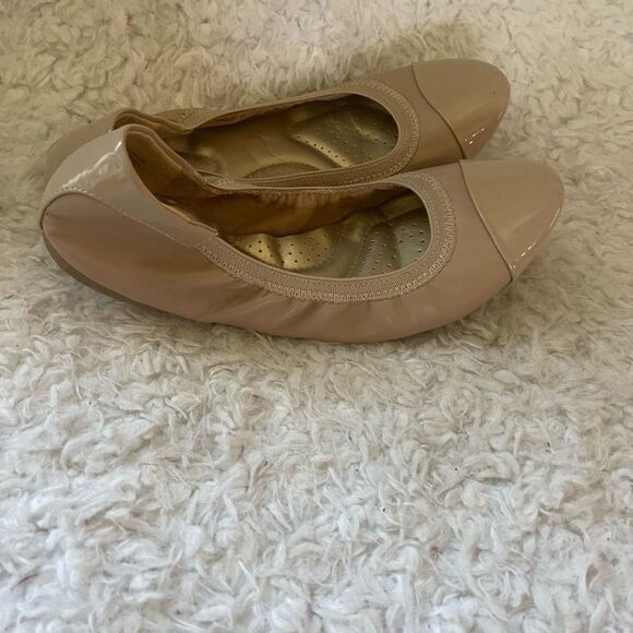 Dexflex comfort khaki synthetic leather slip on flats patent round toe size 8.5 - Picture 3 of 7